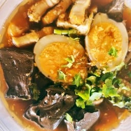 ก๋วยจั๊บน้ำข้นตลาดวงเวียน