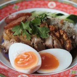 ข้าวหมูกรอบ