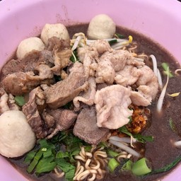 มาม่าหมูน้ำตก 2ก้อน