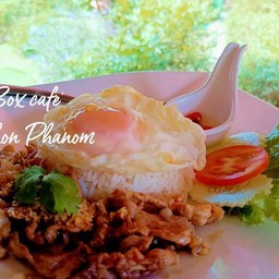 ข้าวหมูทอดกระเทียม+ไข่ดาว