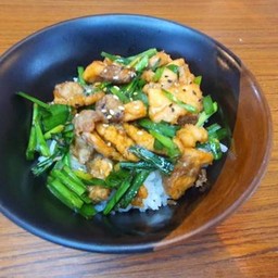 แซลมอนผัดเนยกุ๋ยช่าย