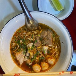 ก๋วยเตี๋ยวหมูต้มยำ