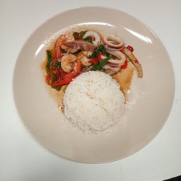 ข้าวกะเพราทะเล