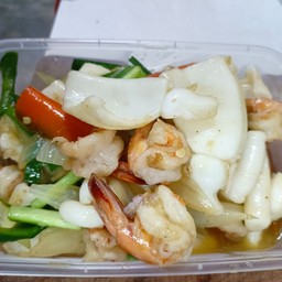 ผัดพริกสดทะเล