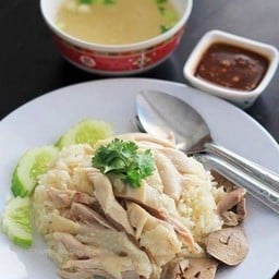 ข้าวมันไก่ สิงคโปร์ หอมน้ำมันงา (ฮาลาล) กัญญาข้าวมันไก่ สุขสวัสดิ์ 64