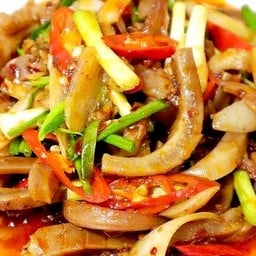 หมึกกรอบผัดพริกเผา