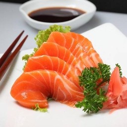 แซลมอนซาชิมิ 5 ชิ้น