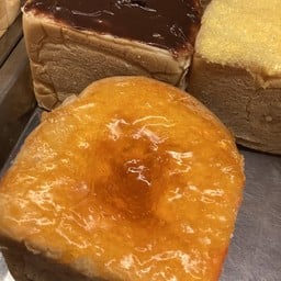 ปังนึ่งไส้ทะลักแยมส้ม