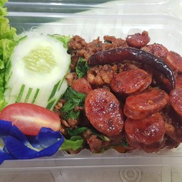 ข้าวกะเพราพริกแห้งหมูสับ+กุนเชียง