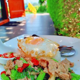 ผัดขี้เมาหมูสับ+ไข่ดาว