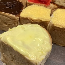 ปังนึ่งไส้ทะลักวนิลลา