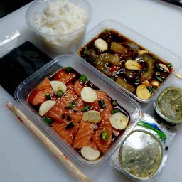 มอน1กล่อง กุ้งดอง1กล่อง ข้าว1สาหร่าย1