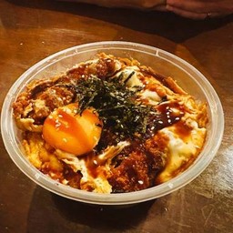 คัตซึด้งหมู พิเศษ