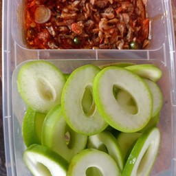 มะม่วงเบาน้ำปลาหวาน