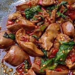 ข้าวผัดกระเพาตับไก่