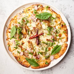 พิซซ่าหมูน้ำตกอบชีส