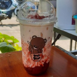 นมหมีสตรอเบอรี่เย็น