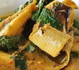 แกงพริกปลากระเบน_ใบยี่หร่า