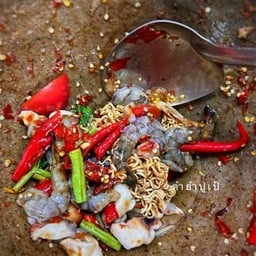 ตำมาม่ากุ้ง+หมึก