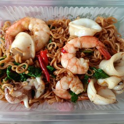 มาม่าผัดกะเพราทะเล