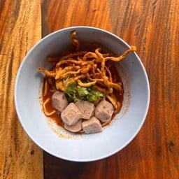 ข้าวซอยลูกชิ้นเห็ดหอม