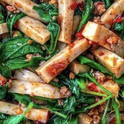 กะเพราหมูสับ+หมูยอ