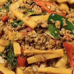 กะเพราหมูสับ+หน่อไม้