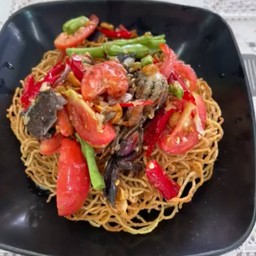 ตำหมี่กรอบ