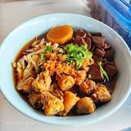 เกาเหลาข้อไก่