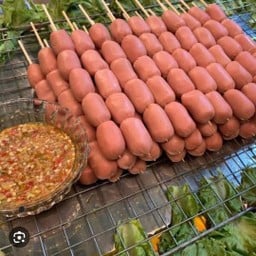 ลูกชิ้นทอด  ไส้กรอกแดงในตำนาน  เกี๊ยวทอดกรอบ