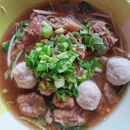 ร้านหนึ่งเนื้อบึ้มก๋วยเตี๋ยวเนื้อตุ๋น