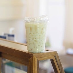 น้ำเต้าหู้+ปาท่องโก๋ by ทำมาดี Soymilk&Patongko by Thamma.d