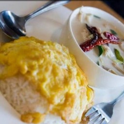 [อร่อยซ่ากับโค้ก] ชุดข้าวไข่เจียว+ต้มข่าไก่ +  โค้ก ไม่มีน้ำตาล (กระป๋อง)