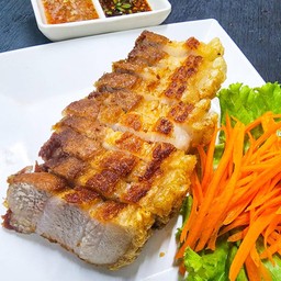 หมูกรอบทอดน้ำปลา