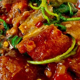 พริกแกงหมูกรอบราดข้าว #พิเศษ#