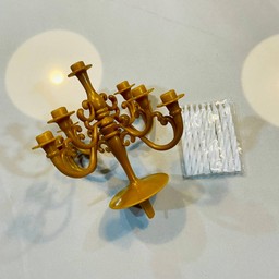 เชิงเทียนพร้อมเทียน วันเกิด(เหมาะสำหรับเค้ก 1ปอนด์ขึ้นไป)