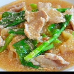 ราดหน้าหมู