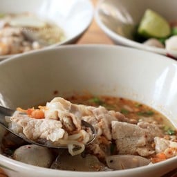ก๋วยเตี๋ยวเรือรับตะวัน&อาหารตามสั่ง