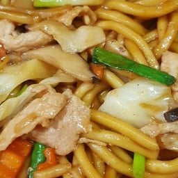 ยากิโซบะ & ข้าวไข่เจียวบุฟเฟ่ต์