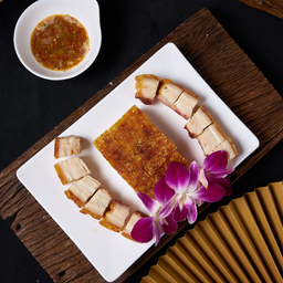หมูกรอบ S 脆皮五花肉