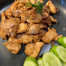 ข้่าวไก่ทอดกระเทียม