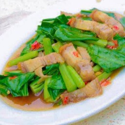 ผัดคะน้าเป็นกับข้าว /มีตัวเลือก