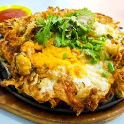 ผัดไทยหอยทอด นายต.(เซ็นทรัลลำปาง)&สุกี้ตำหรับนางเฮ่ง