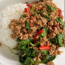 หมูสับผัดโหระพา