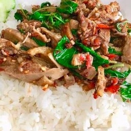 ข้าวกระเพราเป็ดย่าง