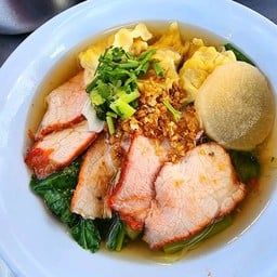บะหมี่เกี๊ยวหมูแดง