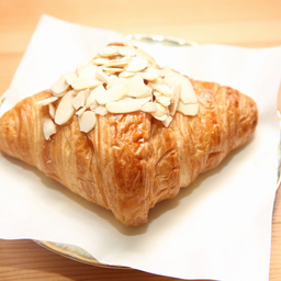 ครัวซองค์อัลมอนด์