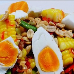 ตำไทยข้าวโพดไข่เค็ม