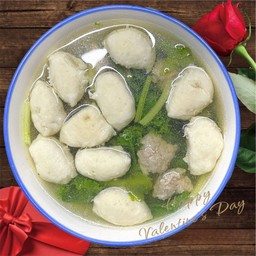 ต้มจืดหมูสับลูกชิ้นหมู