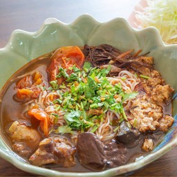 ขนมจีนน้ำเงี้ยว